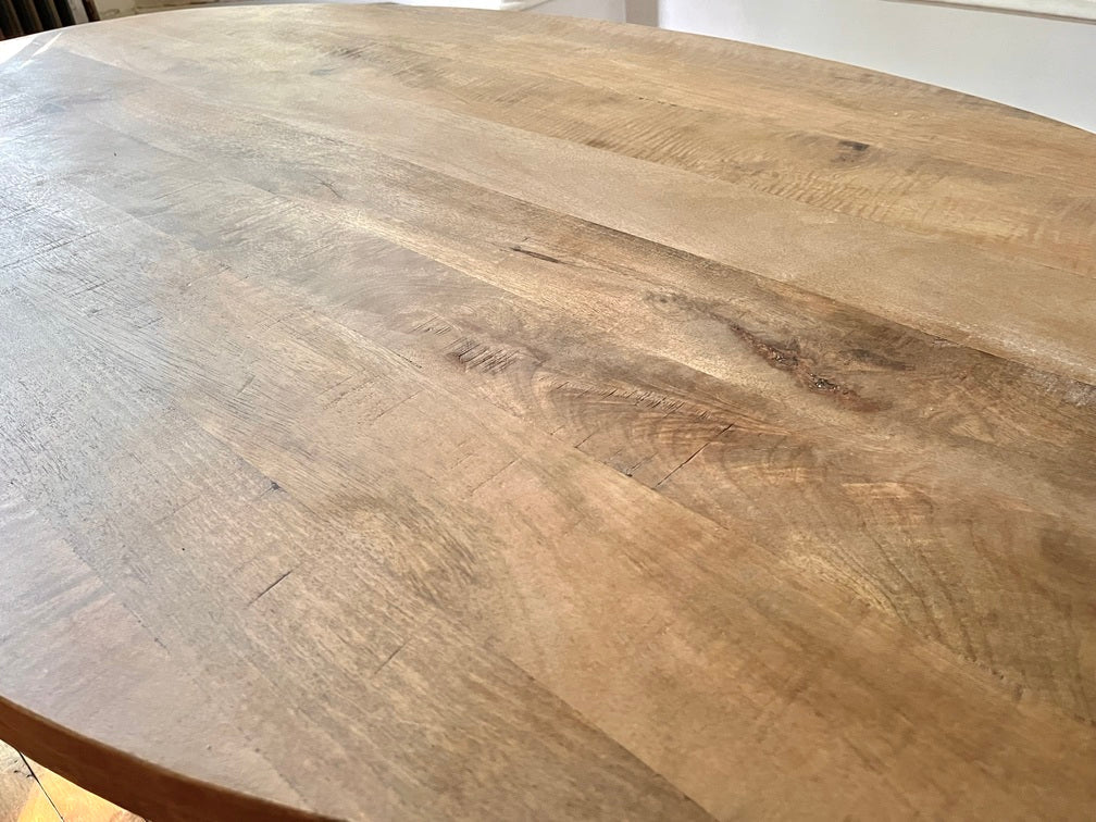 Table à Manger Ovale Bois de Manguier - Pied central Mikado - FOLLOS DESIGN