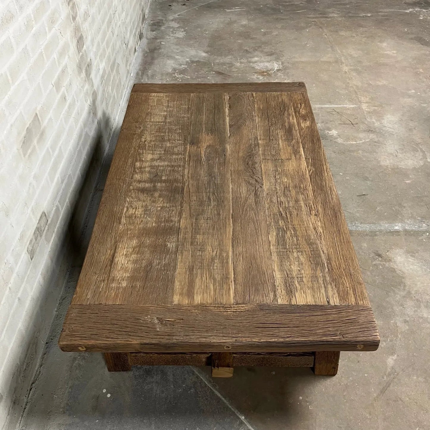 Table basse style ferme Founder en Chêne massif ancien - FOLLOS DESIGN