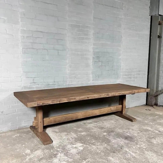 Table bois massif ancienne – modèle HED avec pieds ajourés en chêne