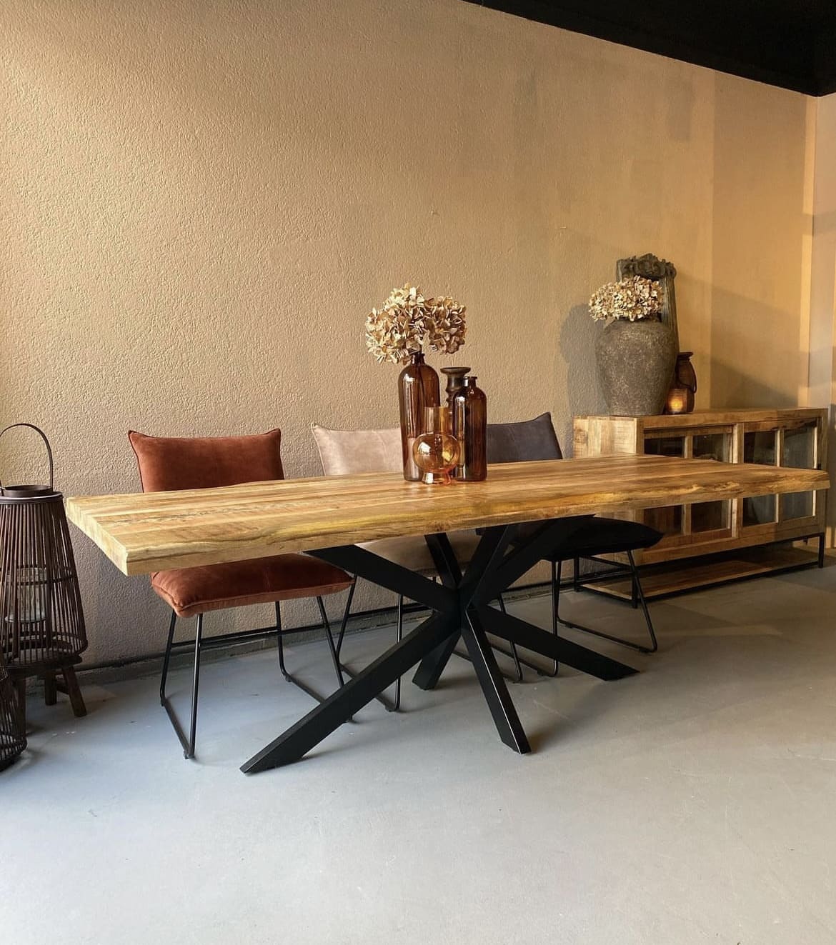 Table en Manguier Massif Live Edge - Pied Central Mikado - FOLLOS DESIGN