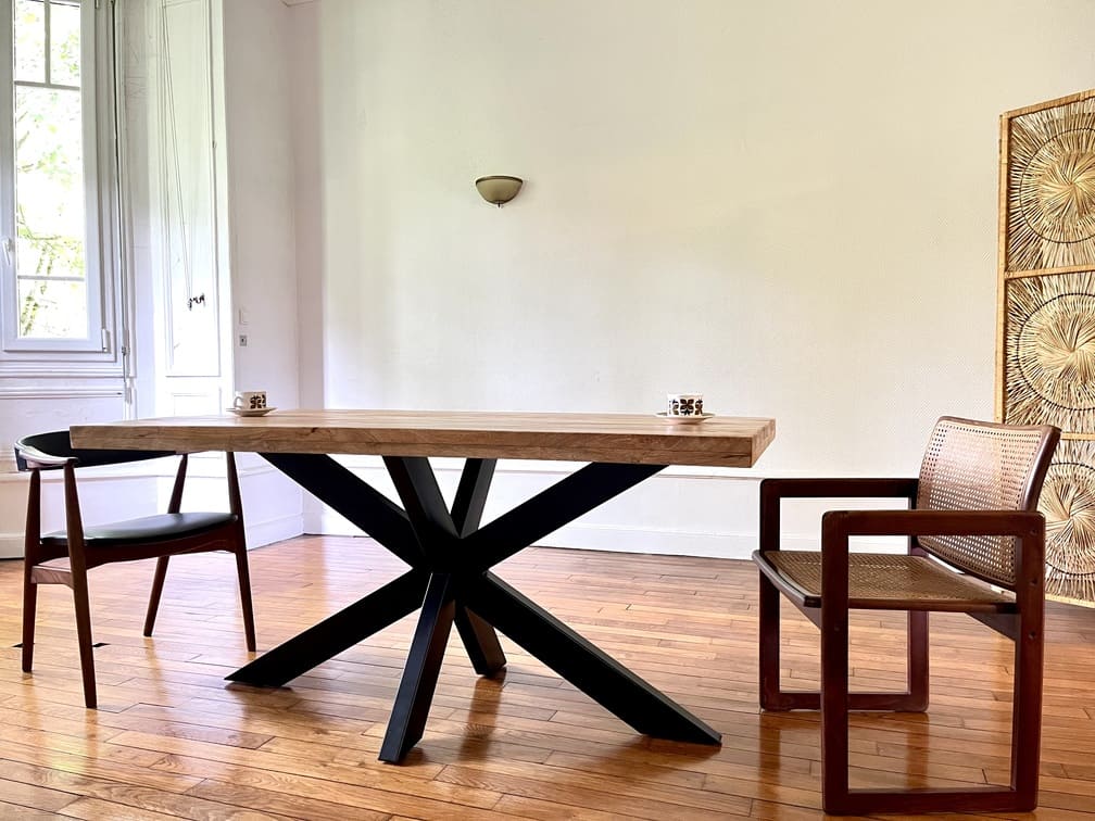 Table en Manguier Massif Naturel Rectangulaire - Pied Central Mikado - FOLLOS DESIGN