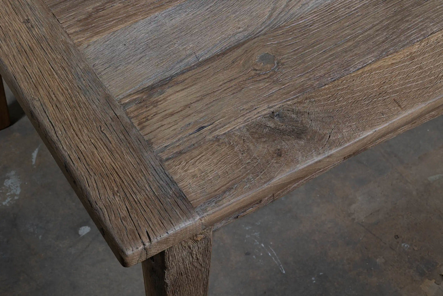 Table de ferme sur mesure Provence – bois ancien brut et lignes sobres