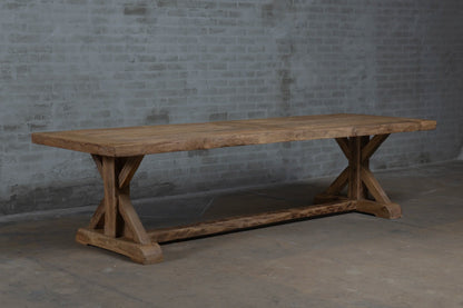 Table de ferme artisanale Cross, design à pieds croisés en bois massif