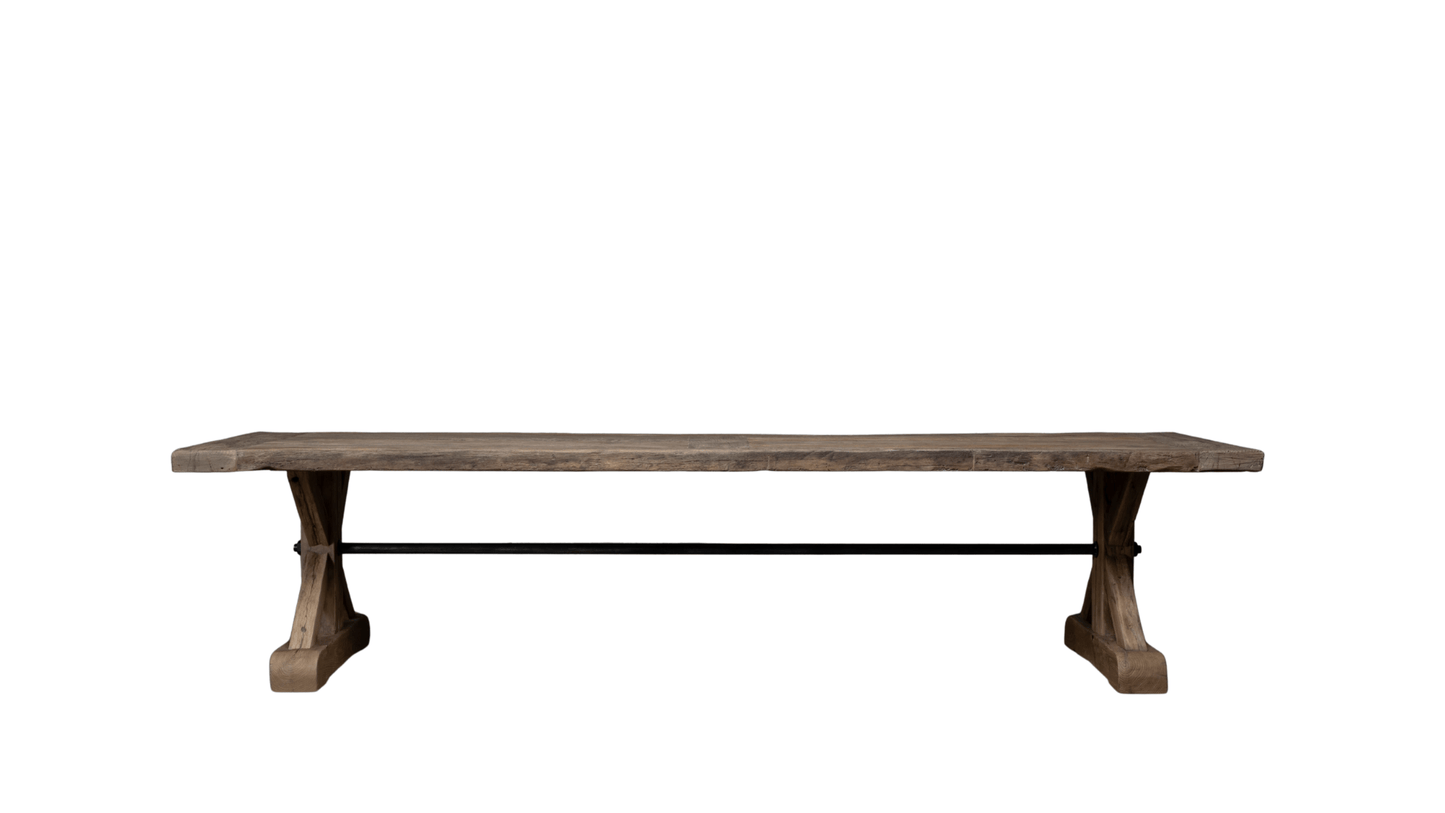 Table Étoile en bois massif ancien – vue d’ensemble dans une salle à manger moderne