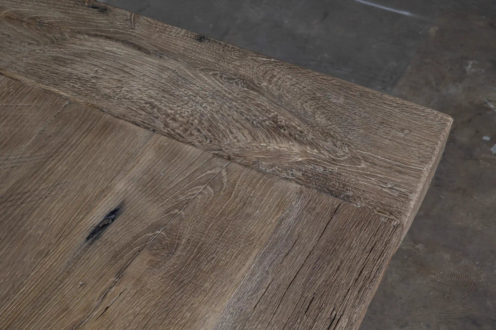 Plateau de 7 cm en bois massif ancien – texture naturelle du bois