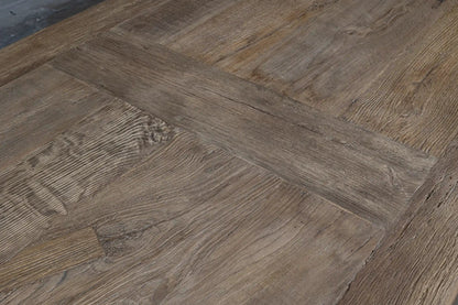 Traverse centrale en métal noir – contraste moderne et rustique