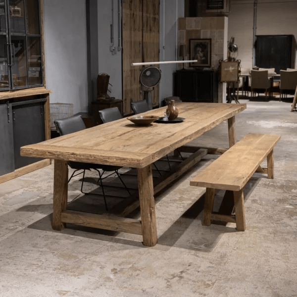 Mobilier artisanal Follos Design : Table Founder en bois massif ancien