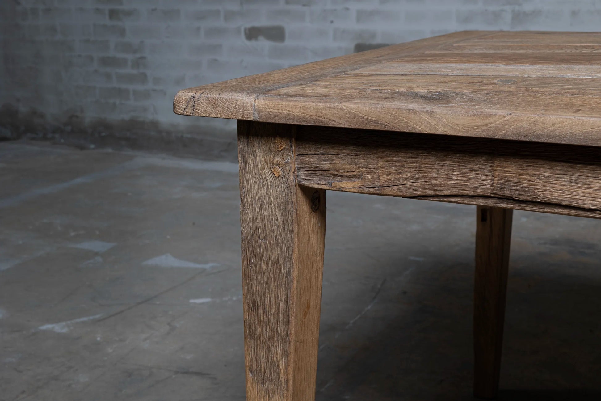 Pieds droits chanfreinés en bois massif Table Provence Follos Design